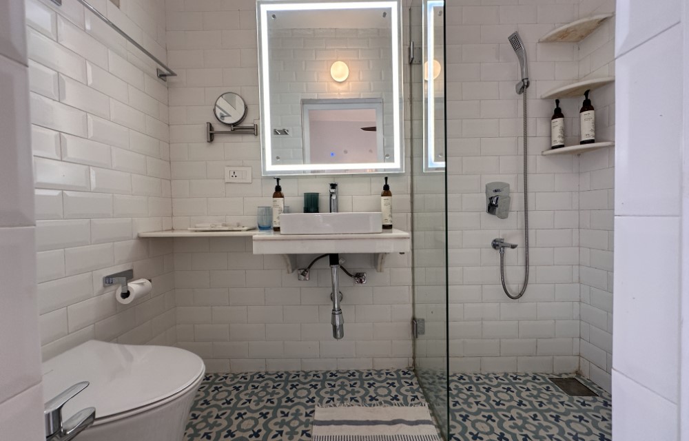 Oceanic Luxury Boutique Hotel