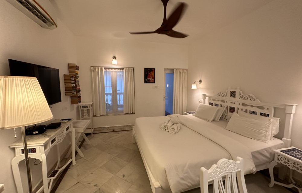Oceanic Luxury Boutique Hotel